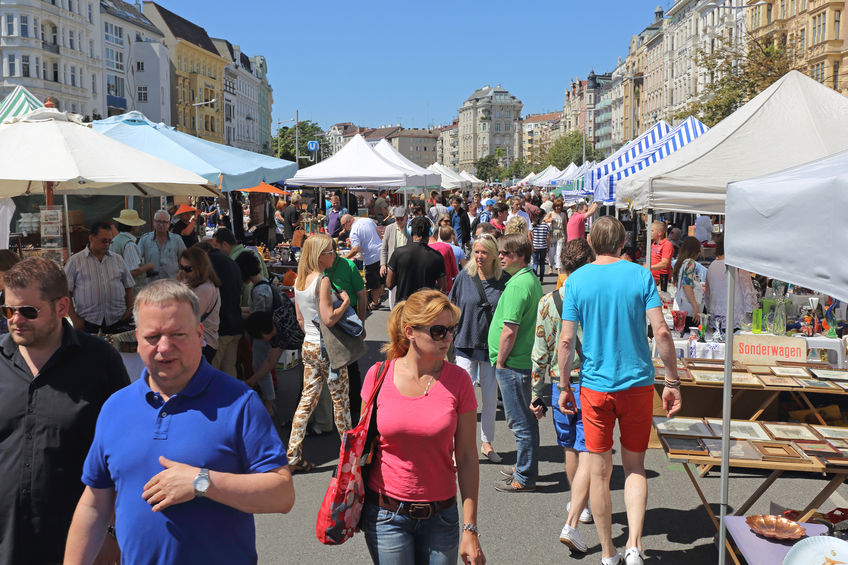 a market filled with people